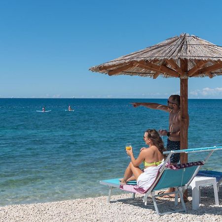 Villa Andrija: Seaside Family Retreat with Heated Pool and Entertainment Fazana Exterior photo