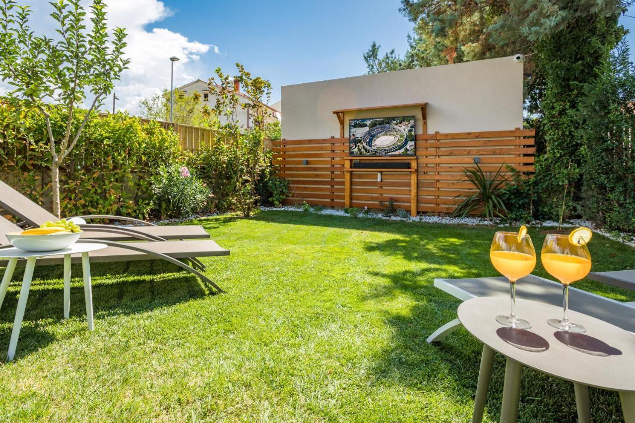 Villa Andrija: Seaside Family Retreat with Heated Pool and Entertainment Fazana Exterior photo
