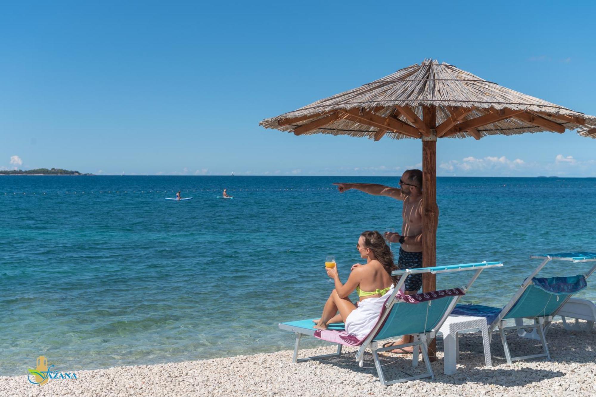 Villa Andrija: Seaside Family Retreat with Heated Pool and Entertainment Fazana Exterior photo