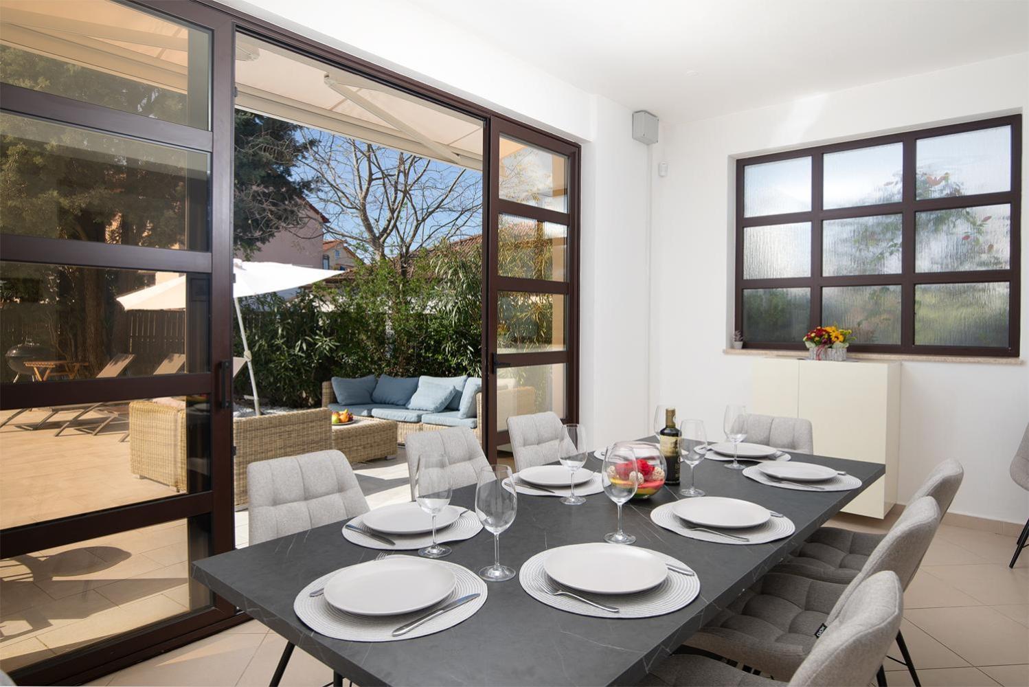 Villa Andrija: Seaside Family Retreat with Heated Pool and Entertainment Fazana Exterior photo